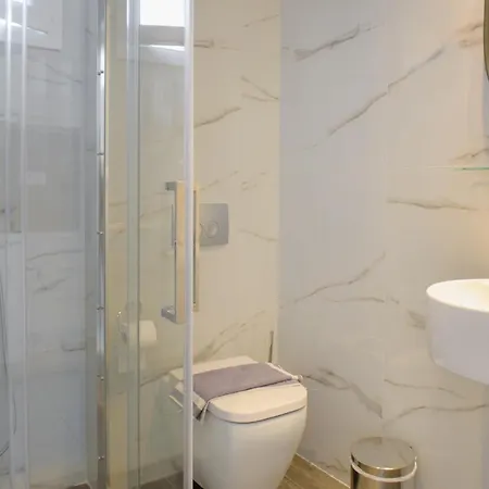 Papanikolaou מלון דירות 3*