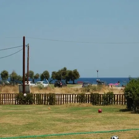 מלון דירות Papanikolaou 3*