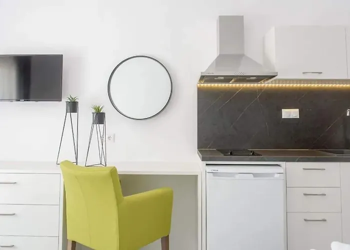 Papanikolaou 公寓式酒店