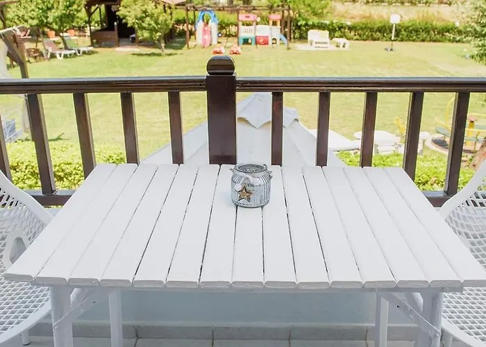 Papanikolaou 公寓式酒店 伊里斯斯