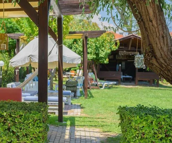 Papanikolaou 公寓式酒店