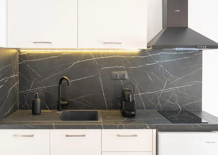 Papanikolaou 公寓式酒店