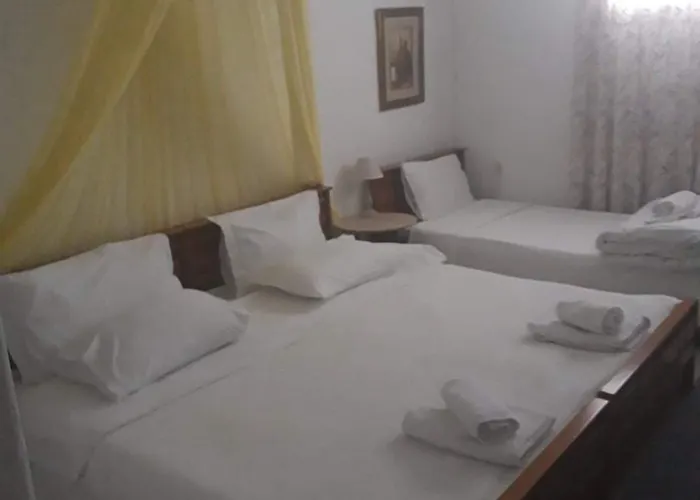 Papanikolaou 公寓式酒店 3*