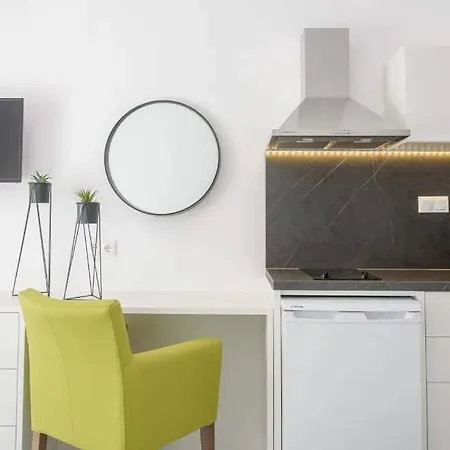 Papanikolaou 아파트호텔